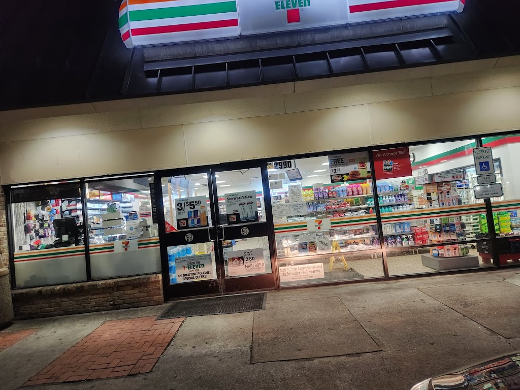 7-Eleven | 2990 Lombardy Ln, Dallas, TX 75220, USA | Phone: (214) 357-1488