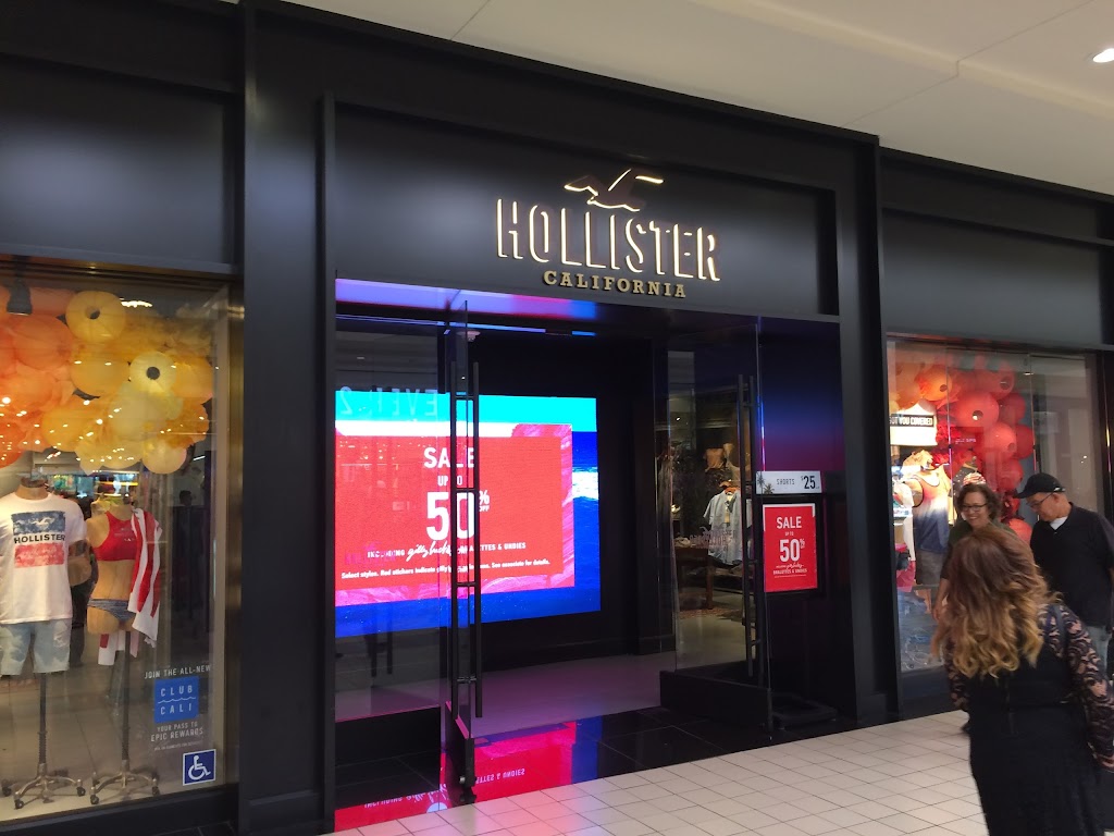 Hollister Co. | 228 Stonewood St Space F15, Downey, CA 90241, USA | Phone: (562) 382-1162