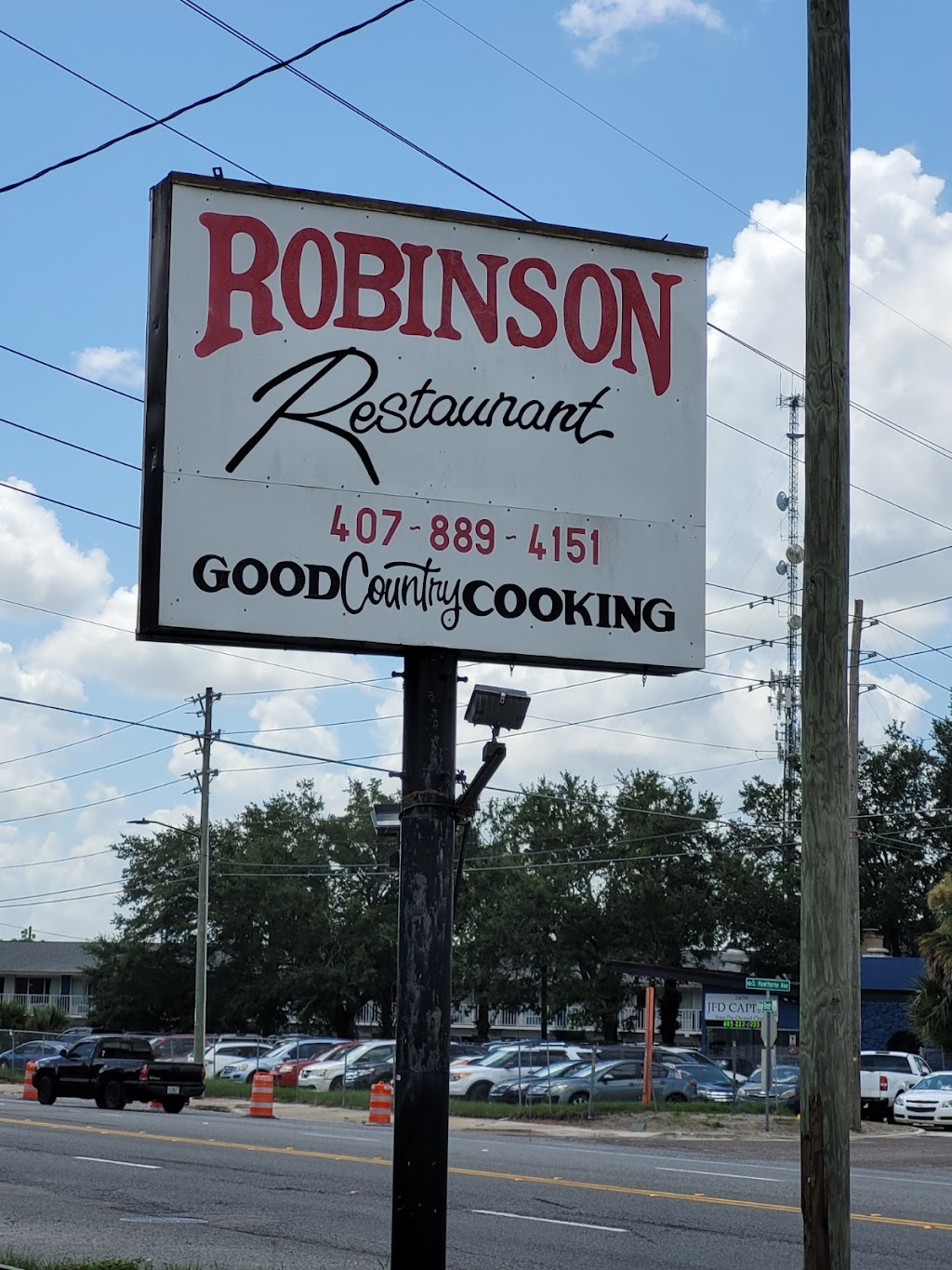 Robinson Family Restaurant | 301 W Main St, Apopka, FL 32712, USA | Phone: (407) 889-4151