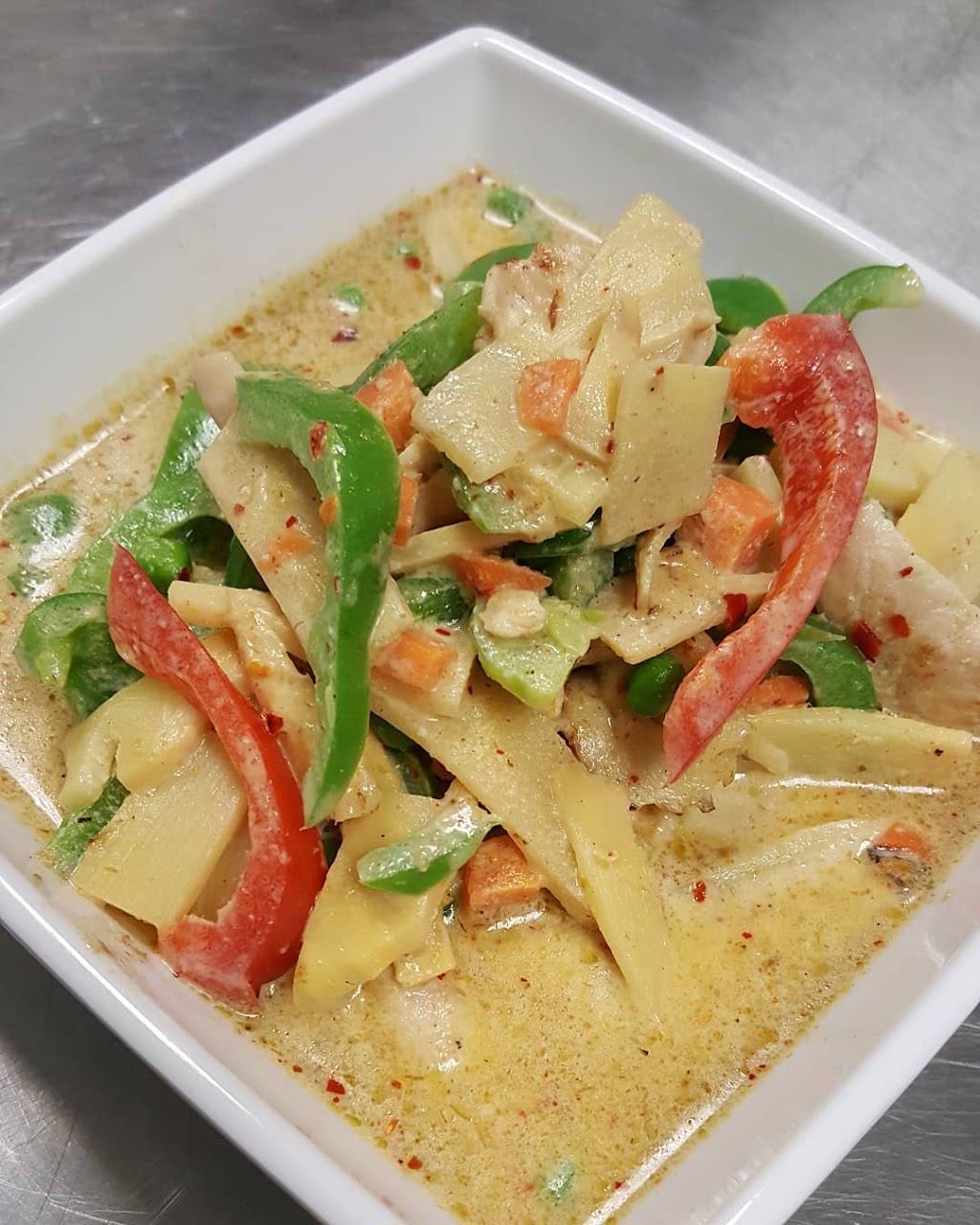 Simple Thai - Waterford | 3245 W Walton Blvd, Waterford Twp, MI 48329, USA | Phone: (248) 599-7056