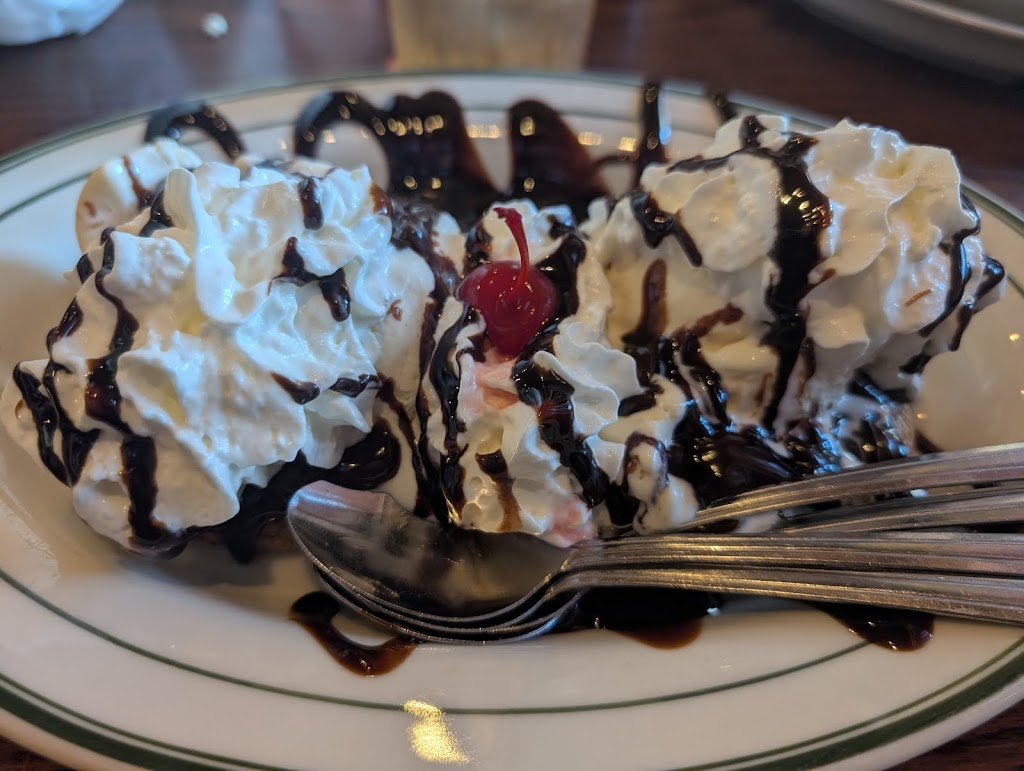 Tullys Good Times Batavia | 522 E Main St, Batavia, NY 14020, USA | Phone: (585) 343-9030