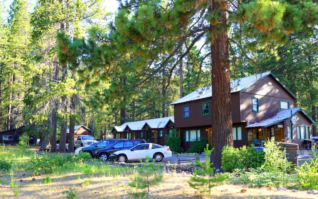 Richards Motel | 15758 Donner Pass Rd, Truckee, CA 96161, USA | Phone: (530) 587-3662