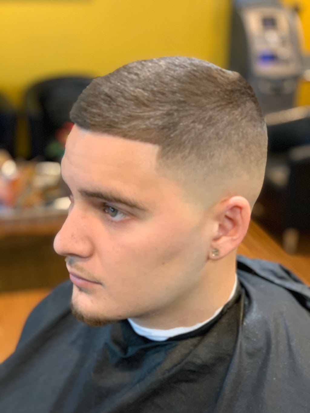 Christophers Barber Studio Too | 5485 Harpers Farm Rd Suite B, Columbia, MD 21044, USA | Phone: (443) 542-2270