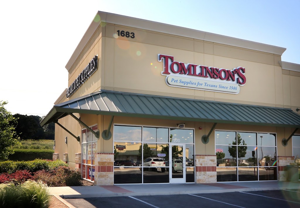 Tomlinsons Feed | 1683 TX-46 Ste 200, New Braunfels, TX 78132 | Phone: (830) 627-3700