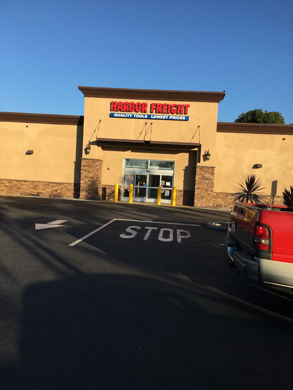 Harbor Freight Tools | 10690 Long Beach Blvd, Lynwood, CA 90262, USA | Phone: (323) 569-1930