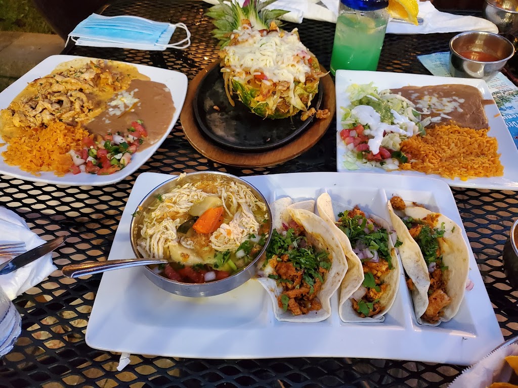 Los Tres Magueyes | 10120 Green Level Church Road, Cary, NC 27519, USA | Phone: (919) 267-5444