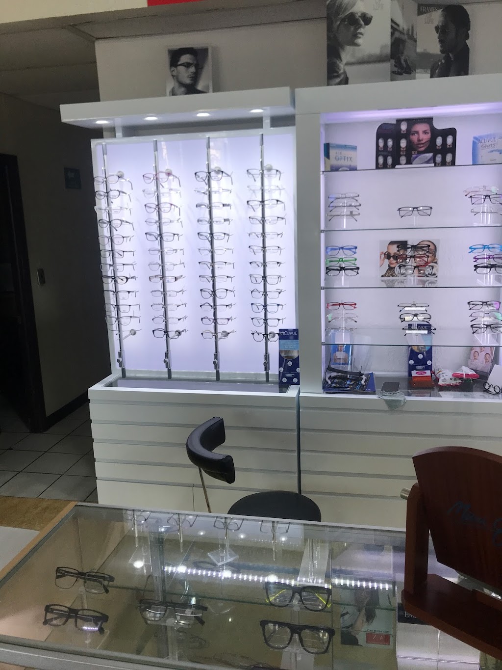 Opticas Veinte Veinte EJERCITO | Av. Ejército Nacional 6220-1 Col, Partido Iglesias, 32528 Cd Juárez, Chih., Mexico | Phone: 656 207 3853