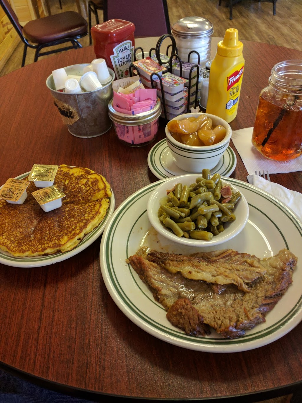 The Country Diner | 1123 N Bardstown Rd, Mt Washington, KY 40047, USA | Phone: (502) 904-9759