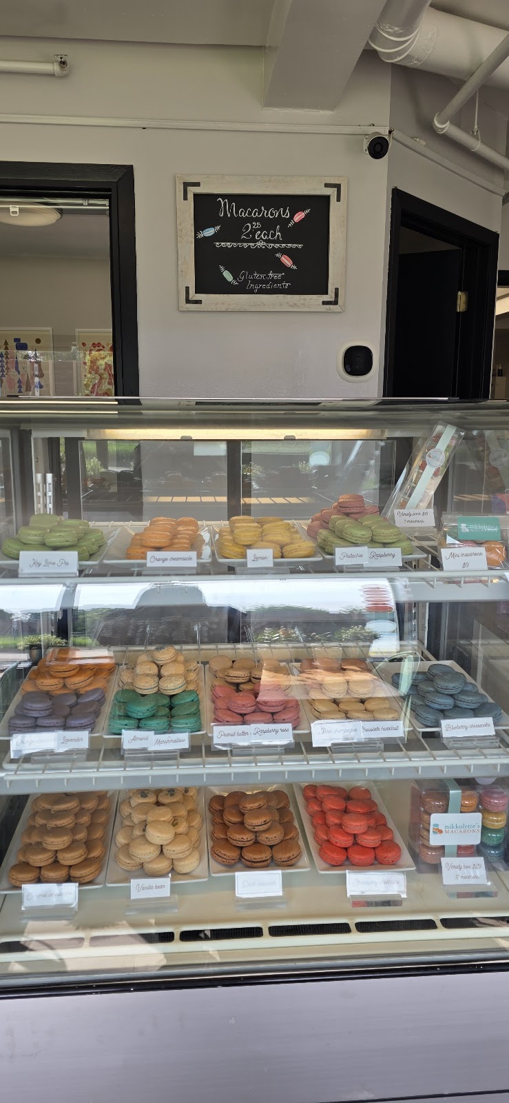 Nikkolettes Macarons | 3425 Highway 169N, Plymouth, MN 55441, USA | Phone: (651) 334-8821