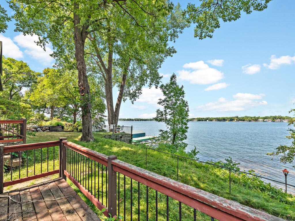 Joel Hentges Lake Minnetonka Realtor | 2500 Shadywood Rd, Excelsior, MN 55331, USA | Phone: (952) 475-9541