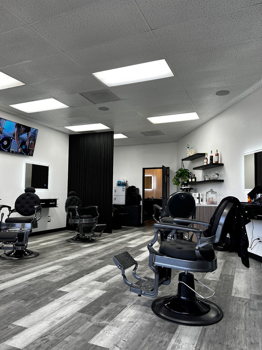 FILO Barbershop | 23681 Newhall Ave # 12, Santa Clarita, CA 91321, USA | Phone: (661) 383-9196