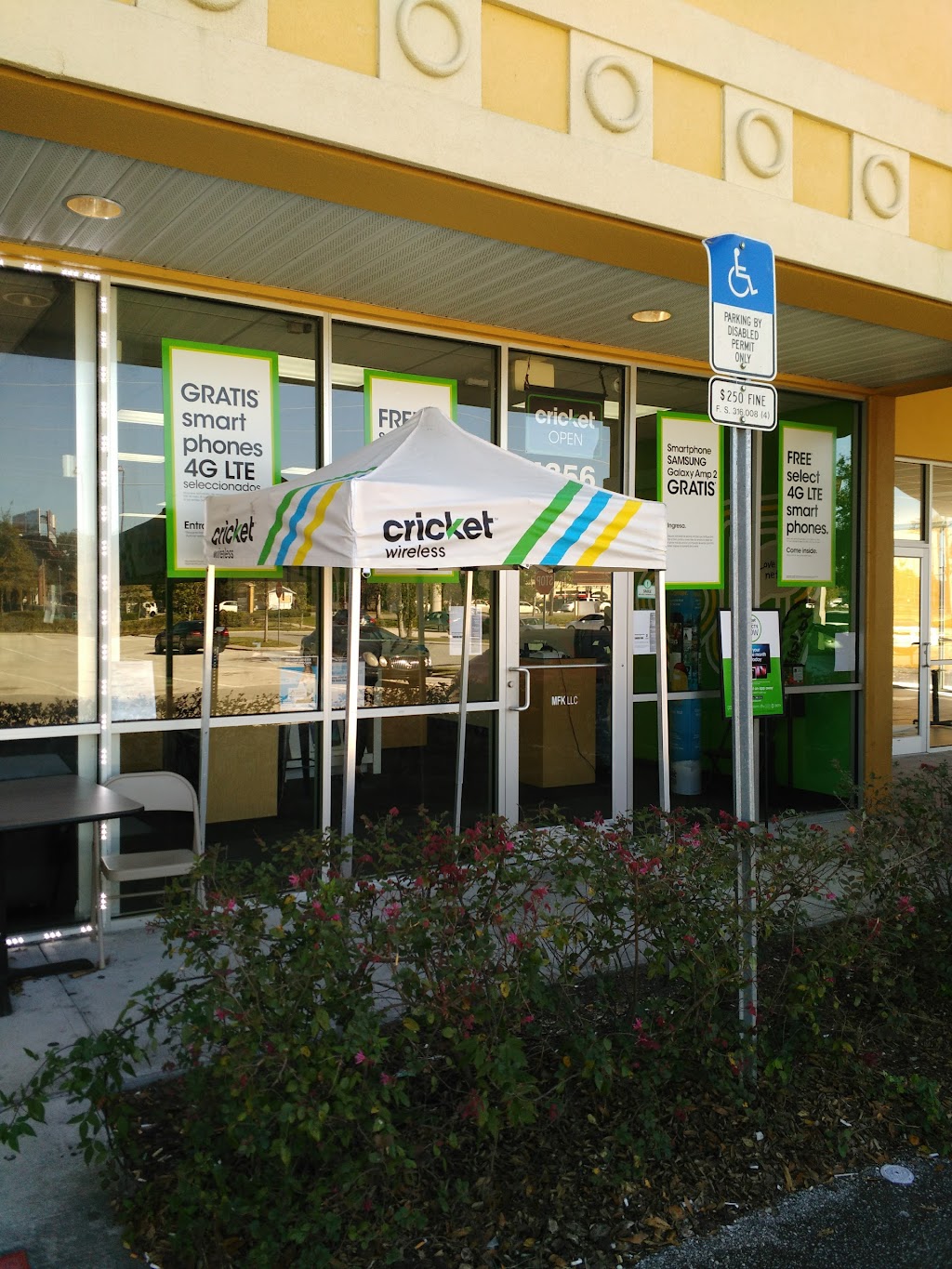 Cricket Wireless Authorized Retailer | 4356 Vine St, Kissimmee, FL 34746, USA | Phone: (407) 479-7053