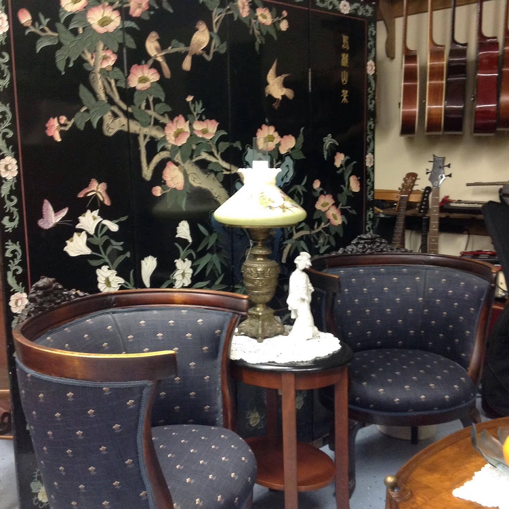 Be Back Antiques and Collectibles | 1342 N Leavitt Rd, Lorain, OH 44052, USA | Phone: (440) 288-0449