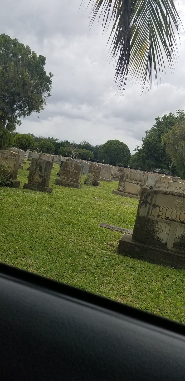 Mount Sinai Memorial Park Cemetery | 1125 NW 137th St, Miami, FL 33168, USA | Phone: (305) 681-4432