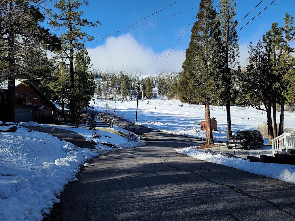 Big Bear Lake Cabin Rental | 1382 Lassen Ct, Big Bear Lake, CA 92315 | Phone: (858) 405-4826