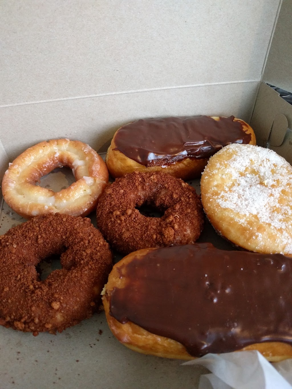 Clarence Country Doughnuts | 10446 Main St, Clarence, NY 14031 | Phone: (716) 759-2850