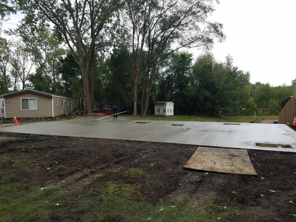 Riverview Terrace Mobile Home Park | 300 Ehlers Ave, Chaska, MN 55318, USA | Phone: (952) 448-2333