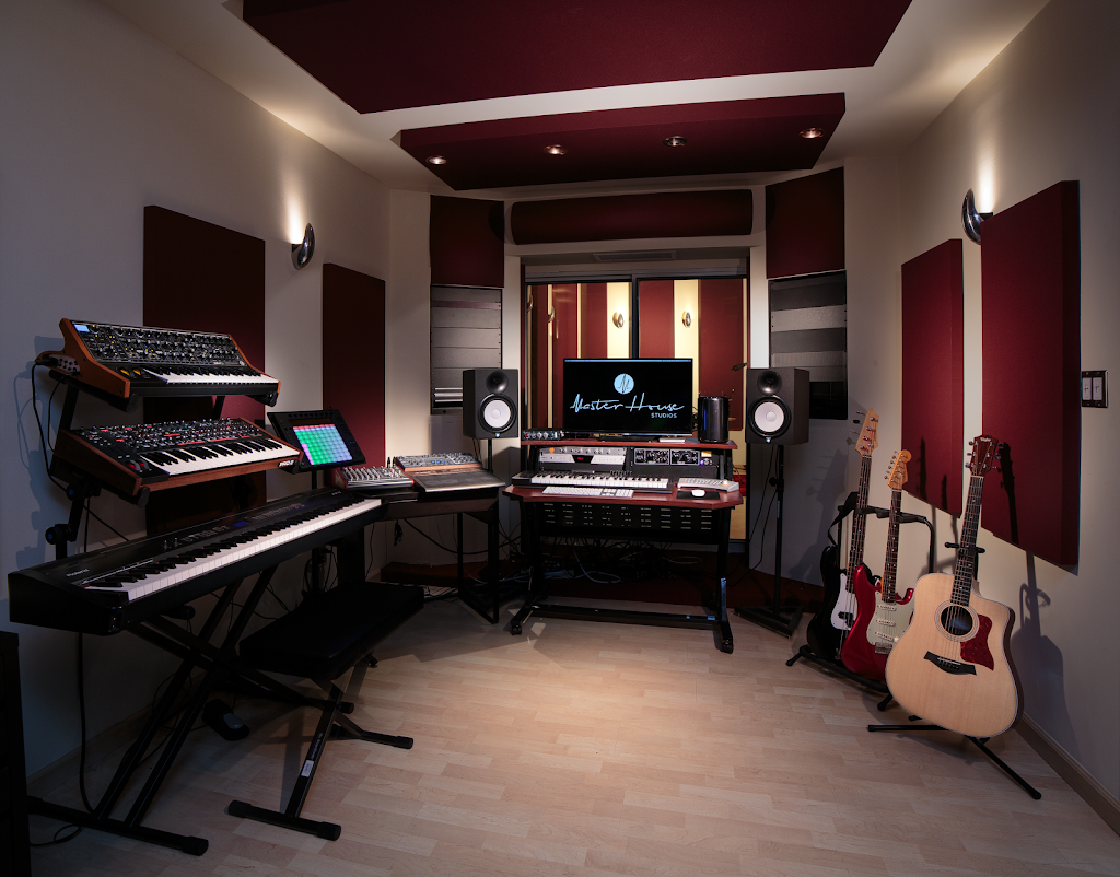 Master House Studios | 2906 NW 108th Ave, Doral, FL 33172 | Phone: (786) 308-6892