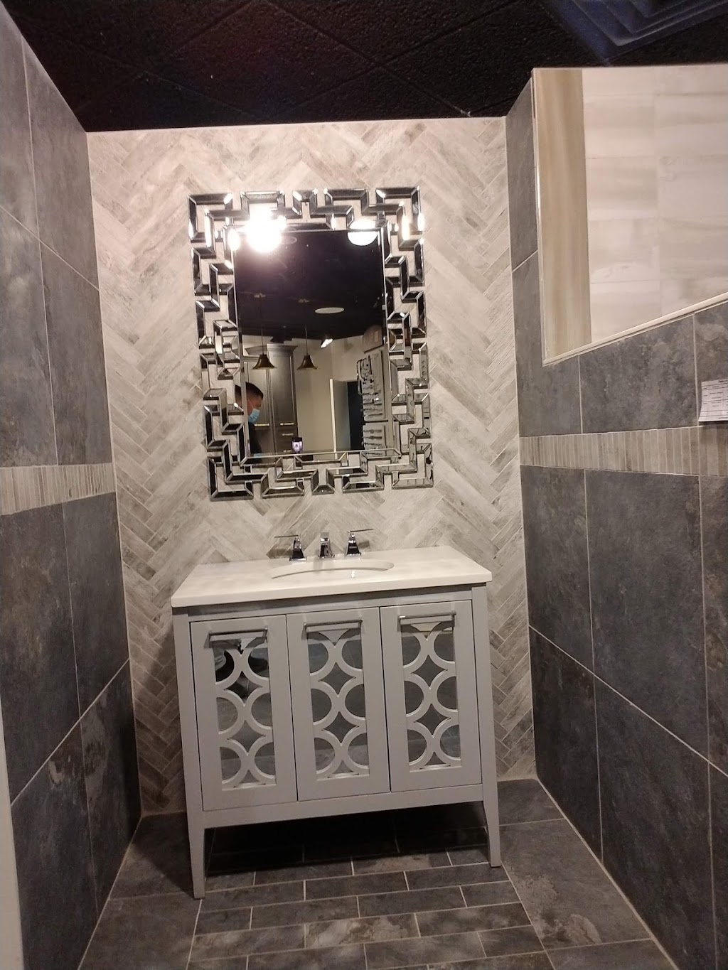 Richmond Tile & Bath | 31 N Bridge St, Staten Island, NY 10309, USA | Phone: (718) 317-8500