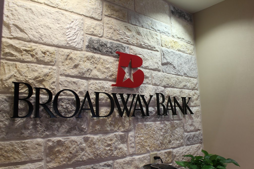 Broadway Bank - Bee Cave Financial Center | 12101 Bee Caves Rd building 3, Bee Cave, TX 78738 | Phone: (512) 465-6510