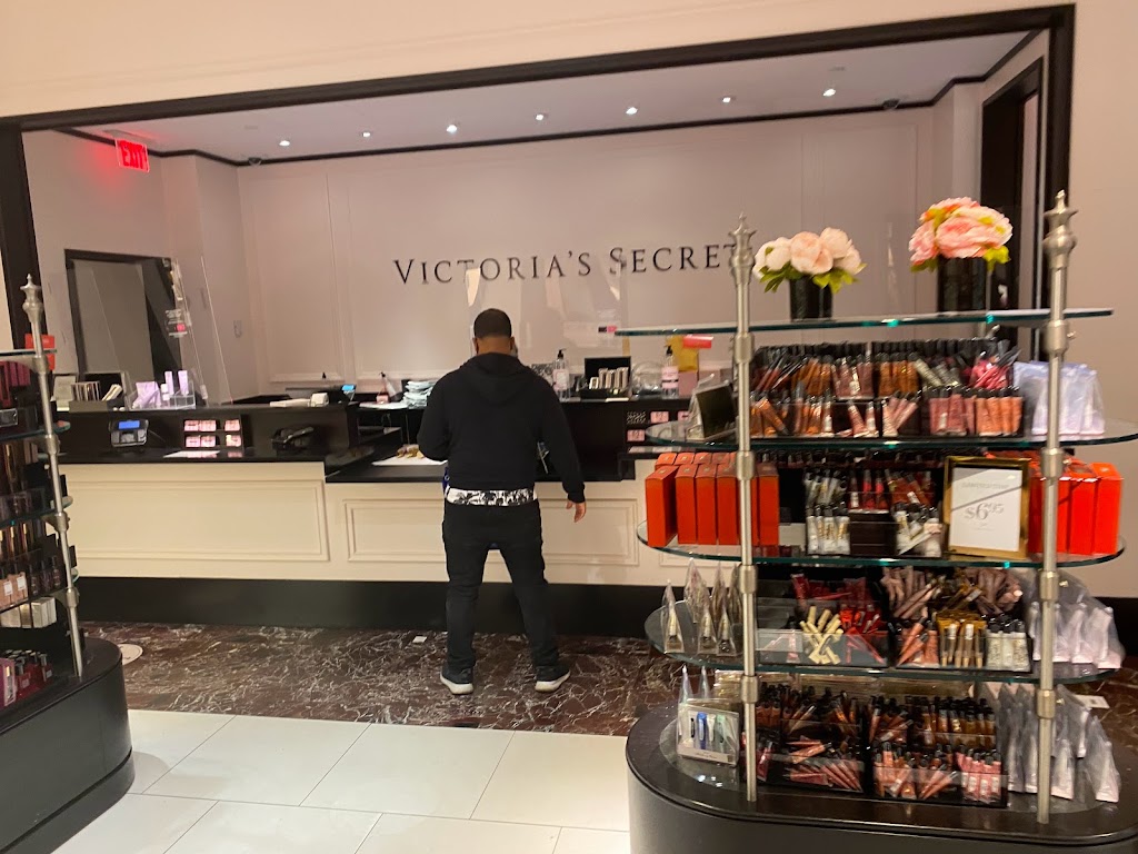 Victorias Secret PINK | 1400 Willowbrook Mall, Wayne, NJ 07470, USA | Phone: (973) 890-2601