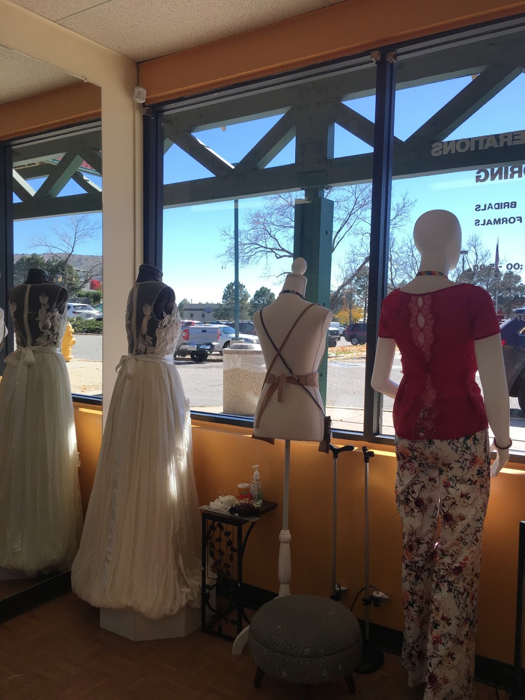 Alterations Plus | 10143 W Chatfield Ave, Littleton, CO 80127, USA | Phone: (303) 932-7879