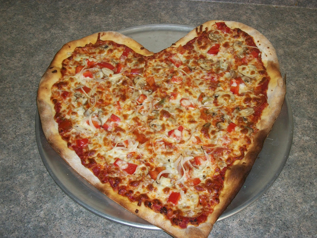 Geraces Pizzeria | Waterford Mills Plaza, 65529 Indiana 15, 65529 IN-15, Goshen, IN 46526, USA | Phone: (574) 535-0011