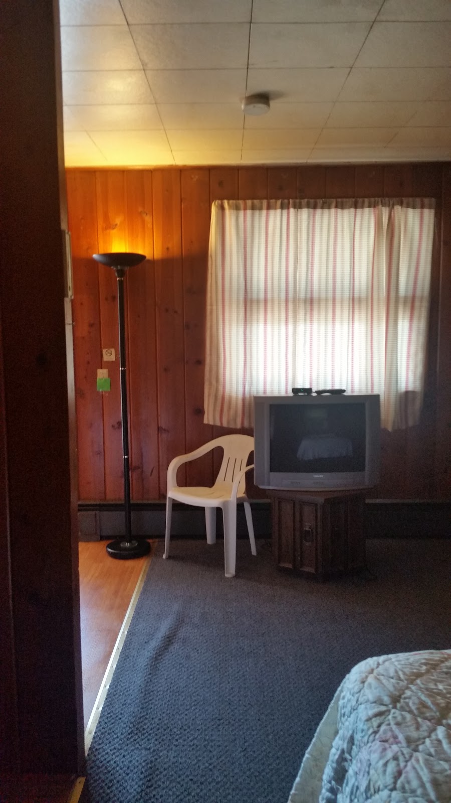 Highlander Motel | S5230 WI-136, Baraboo, WI 53913, USA | Phone: (608) 213-3015