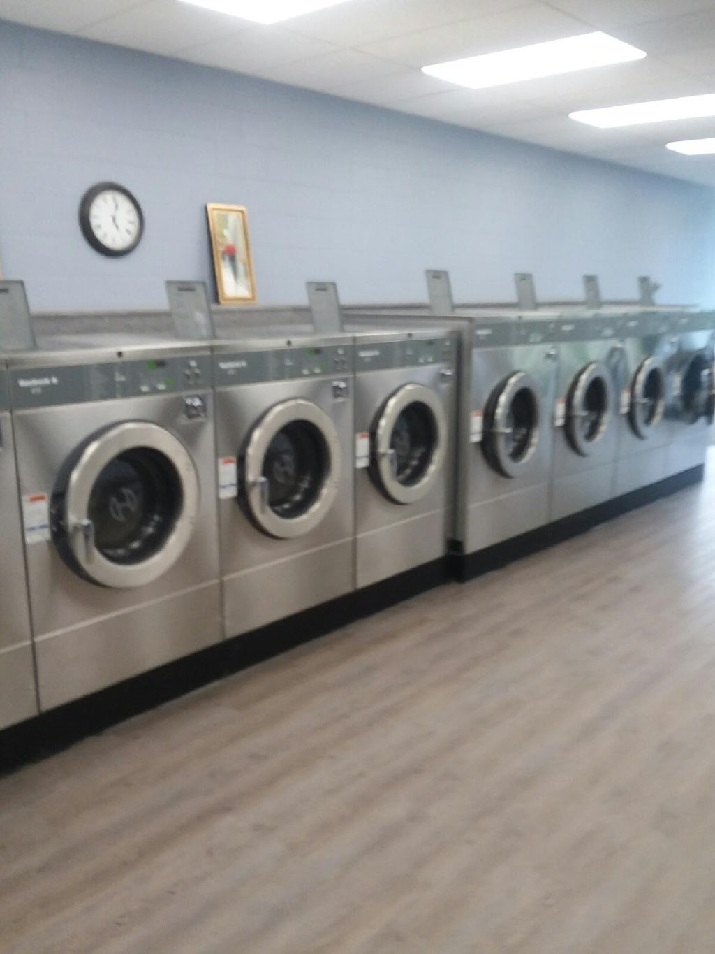 Mins Ravenna laundry | 456 W Main St, Ravenna, OH 44266, USA | Phone: (330) 730-8341