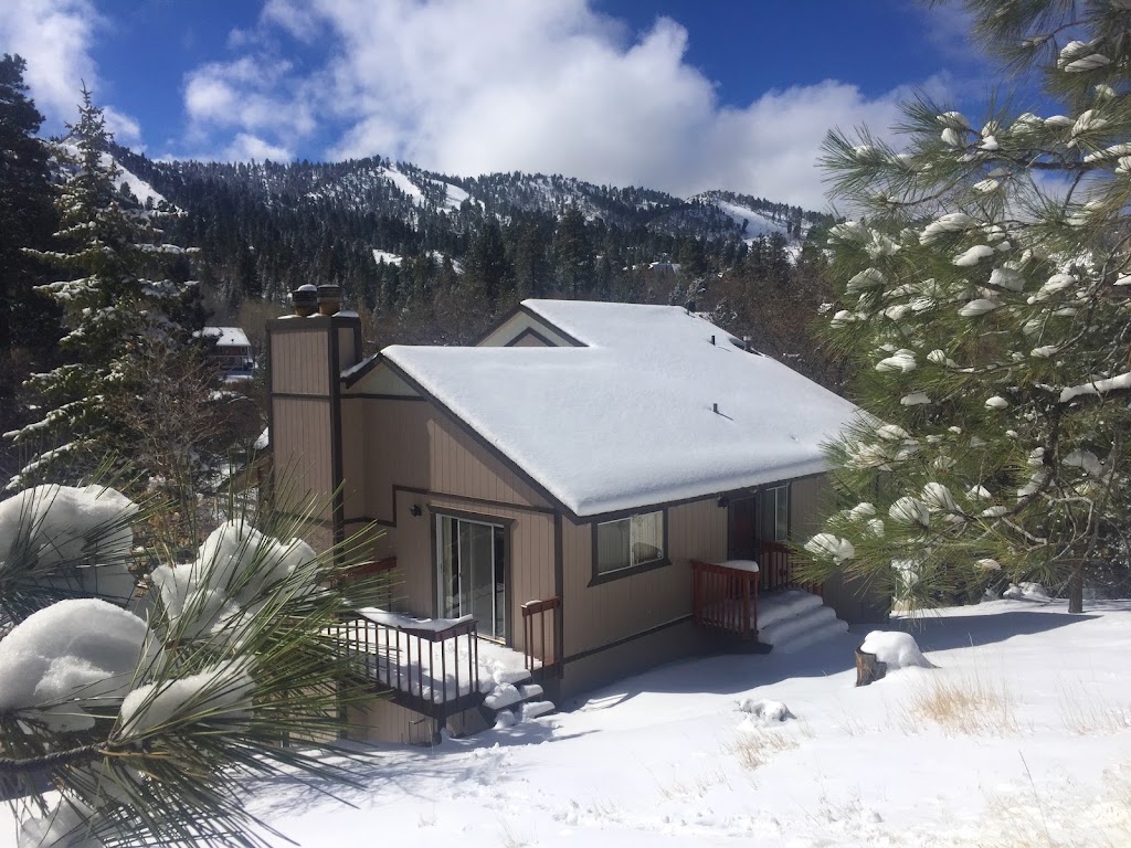 Blue Jay Chalet | 43602 Bow Canyon Ln, Big Bear Lake, CA 92315, USA | Phone: (310) 387-0803