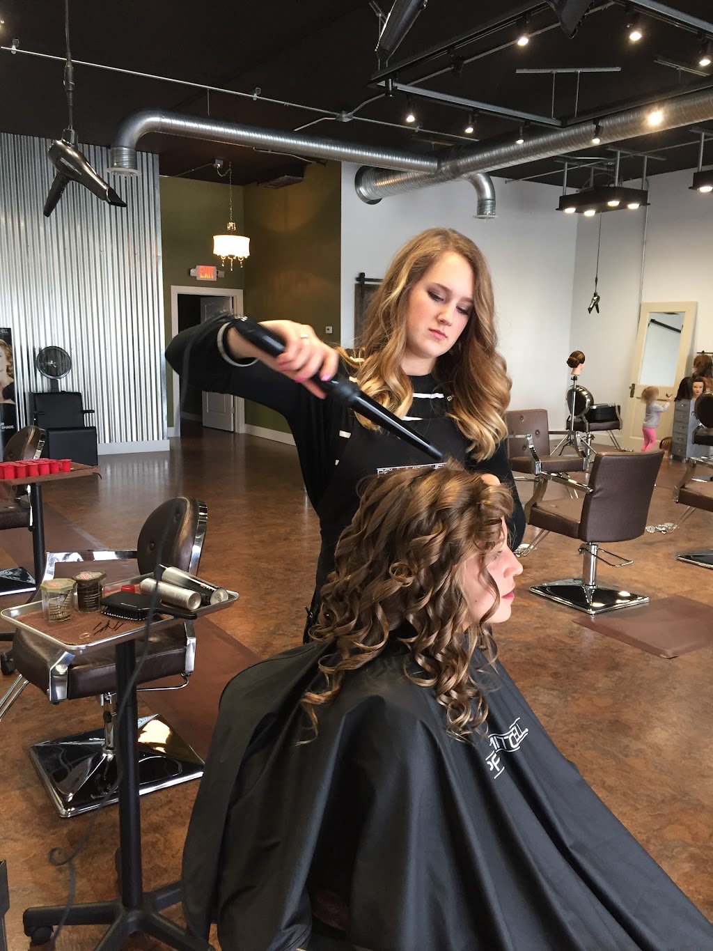 Refresh Hair Design Studio | 901 Parkway Ave #3, Elkhart, IN 46516, USA | Phone: (574) 633-6003