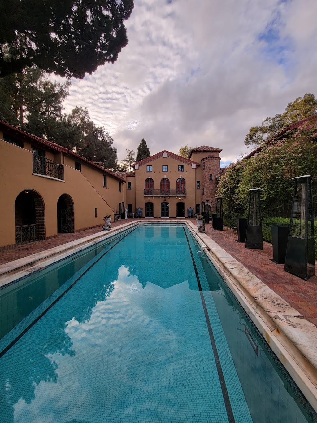 The Paramour Estate | 1923 Micheltorena St, Los Angeles, CA 90039, USA | Phone: (213) 999-0920
