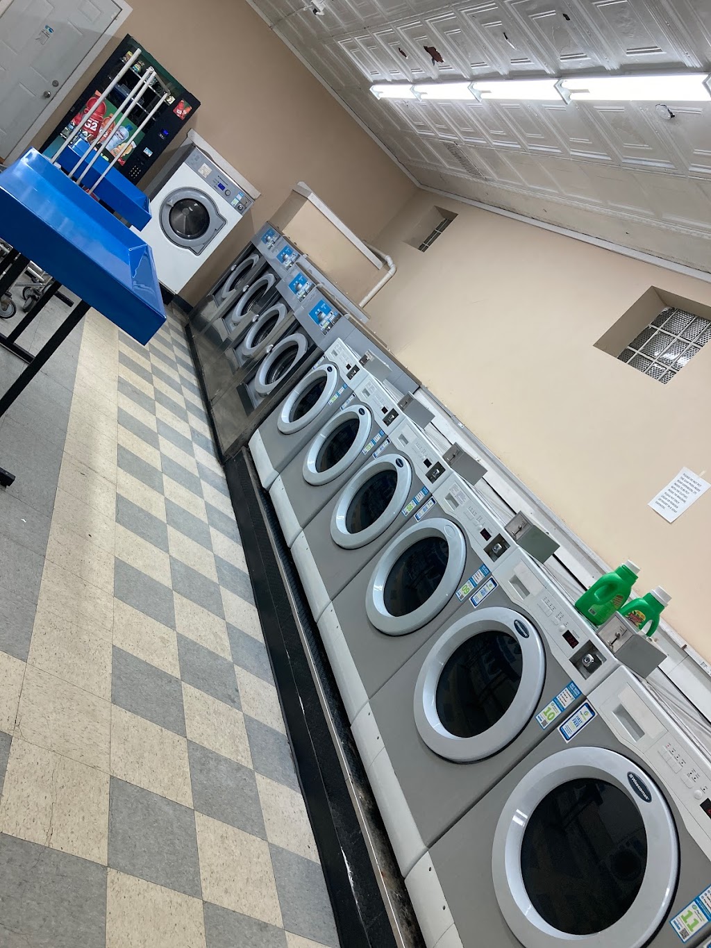 East River Coin Laundry | 919 E River St, Elyria, OH 44035, USA | Phone: (440) 323-5111