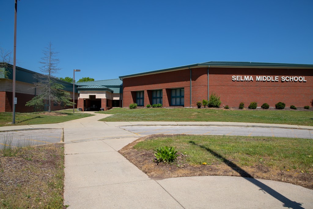 Selma Middle School | 1533 US-301, Selma, NC 27576, USA | Phone: (919) 965-2555