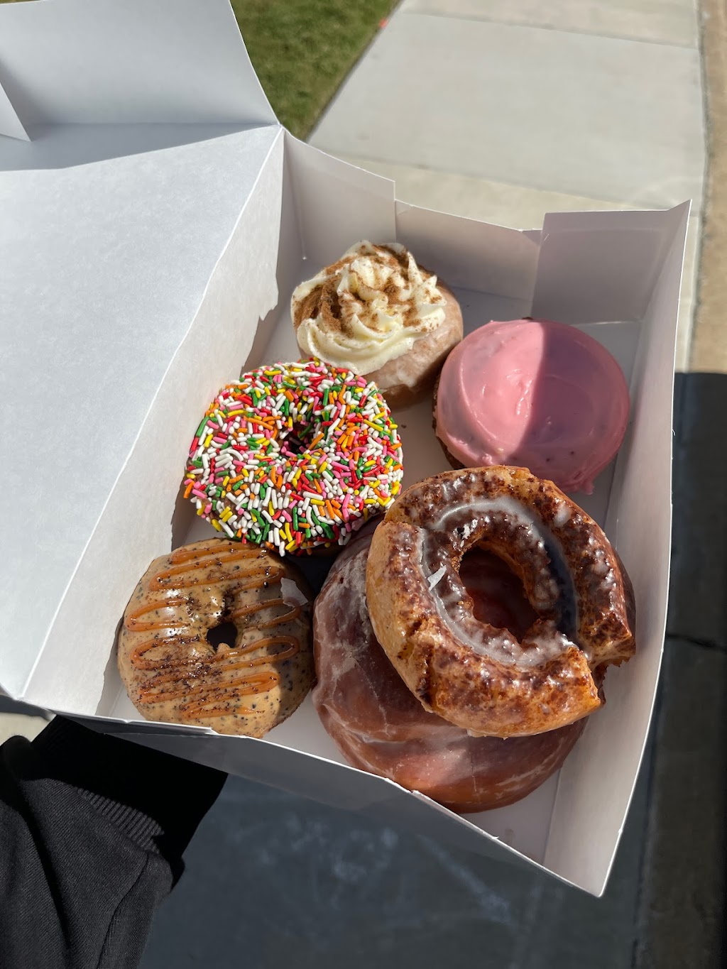 Hypnotic Donuts & Biscuits | 9007 Garland Rd, Dallas, TX 75218, USA | Phone: (214) 668-6999
