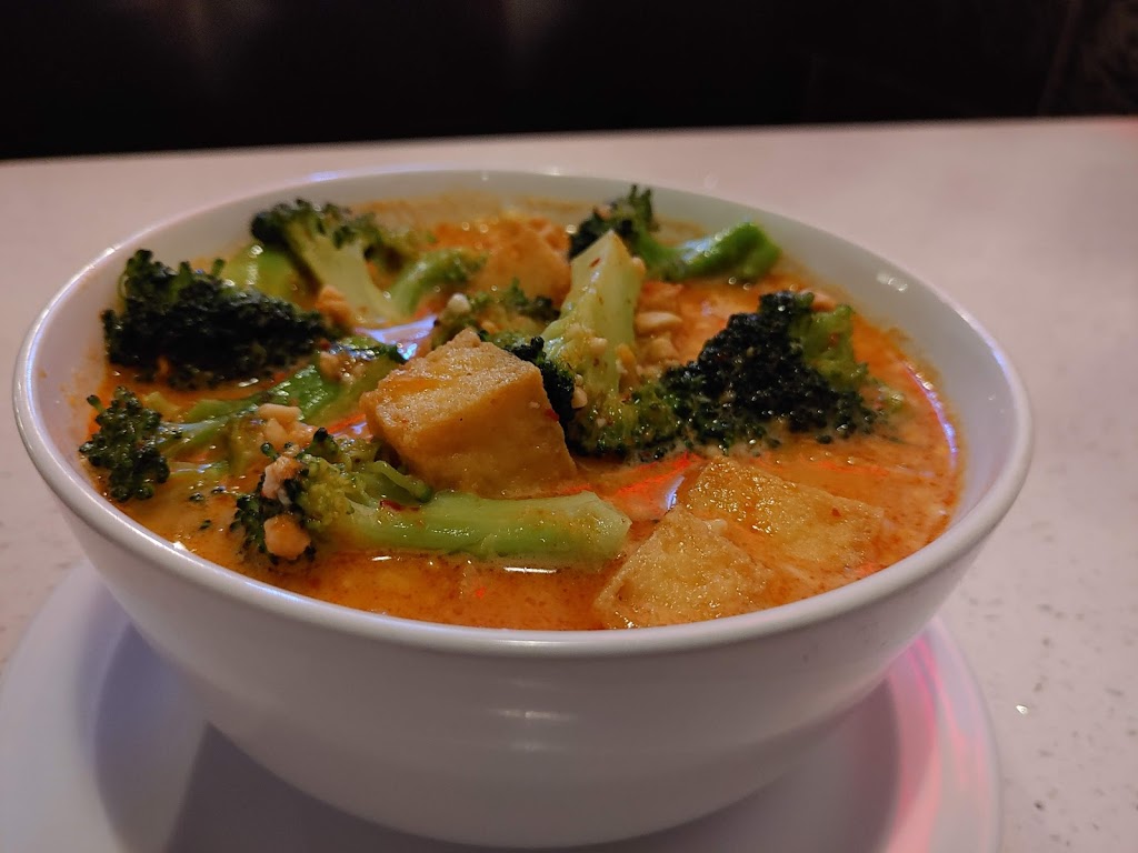 Chili Thai Cuisine | 730 Apollo Dr #110, Lino Lakes, MN 55014, USA | Phone: (651) 780-8803