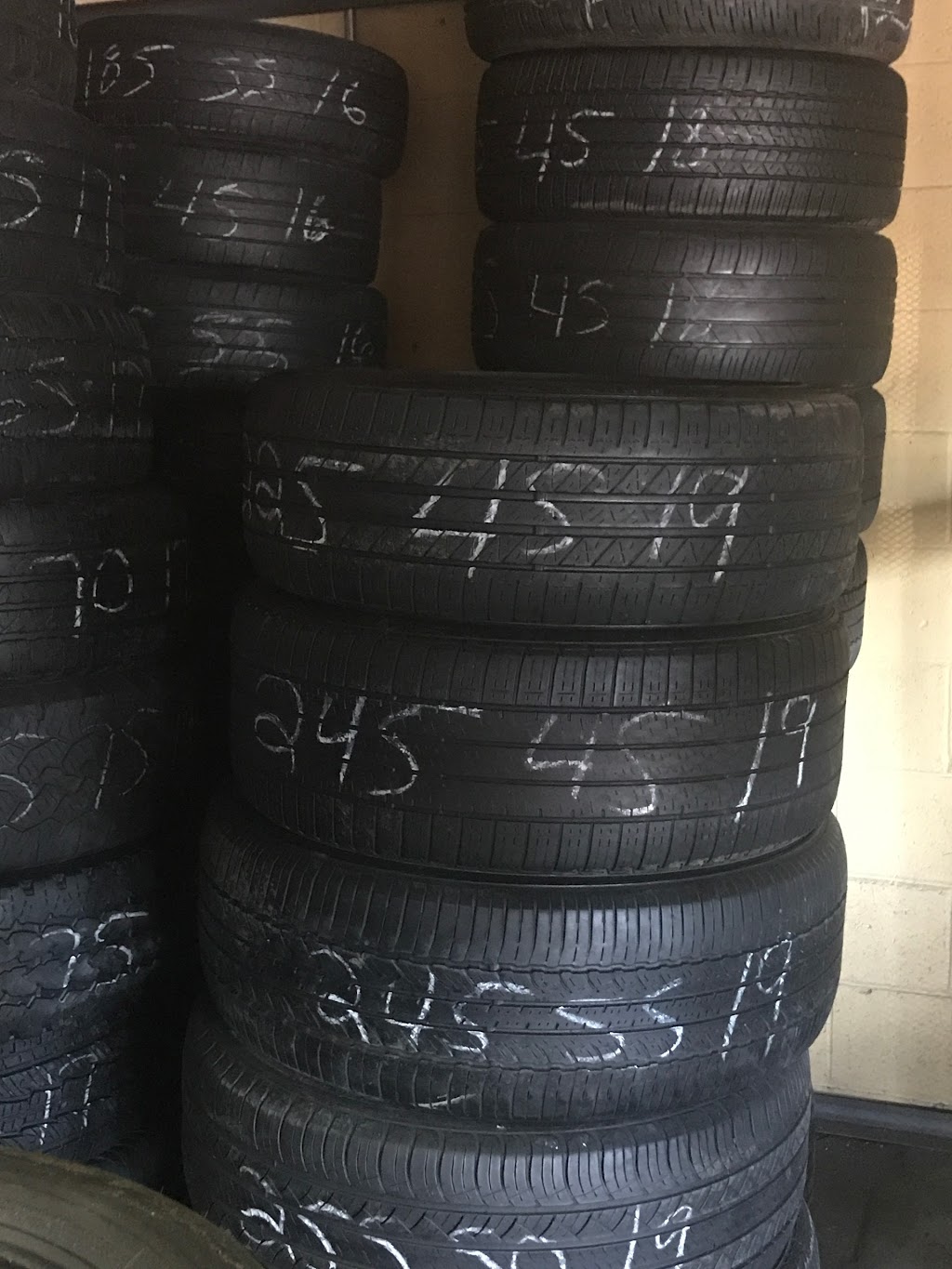 Tire Wholesale Queen | 2160 Dunn Ave, Memphis, TN 38114, USA | Phone: (901) 805-4777