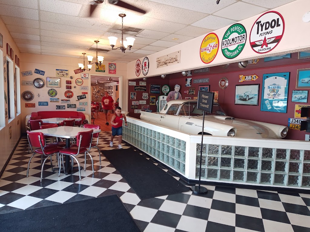 Pizza Parlor | 816 W King Ave, Kingsville, TX 78363, USA | Phone: (361) 592-8842