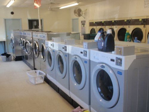 Tightsqueeze Laundry Land Laundromat | 13701 US-29, Chatham, VA 24531, USA | Phone: (434) 793-2011