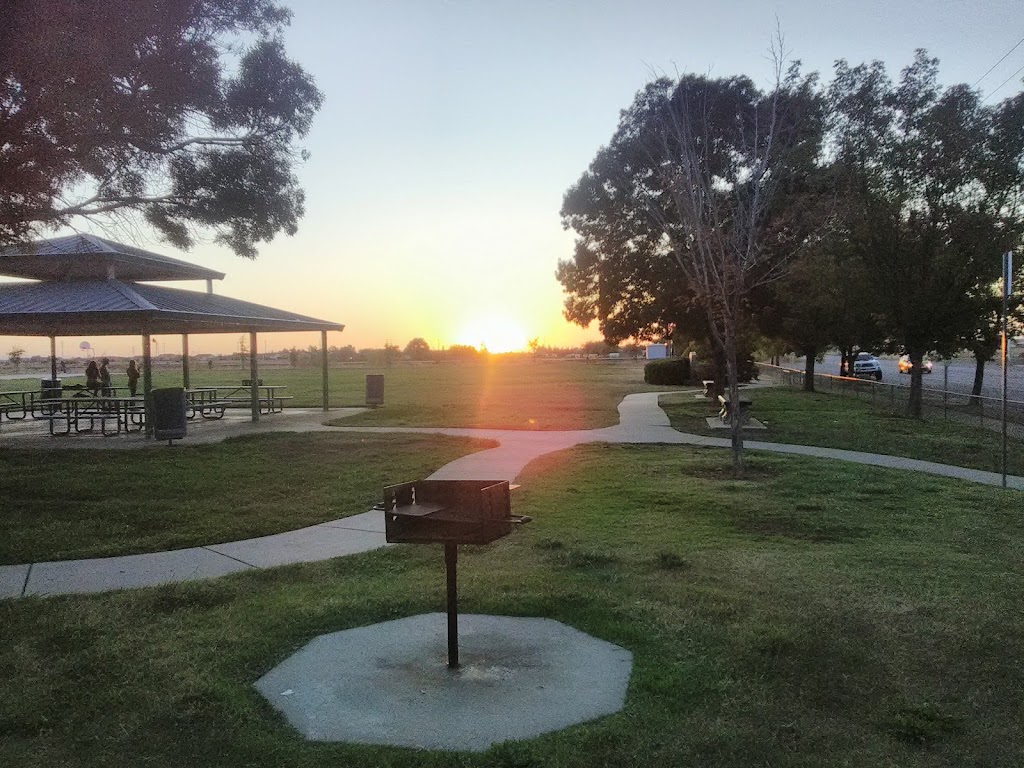 Lindhurst Memorial Park | 1676 McGowan Pkwy, Olivehurst, CA 95961, USA | Phone: (530) 743-4657