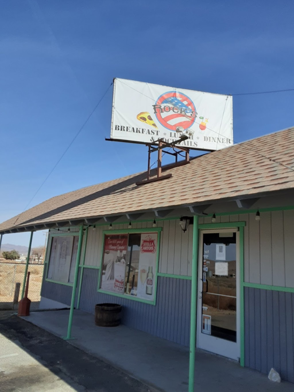 Rocks Place Pizza And More | 32800 Old Woman Springs Rd, Lucerne Valley, CA 92356, USA | Phone: (760) 248-6000