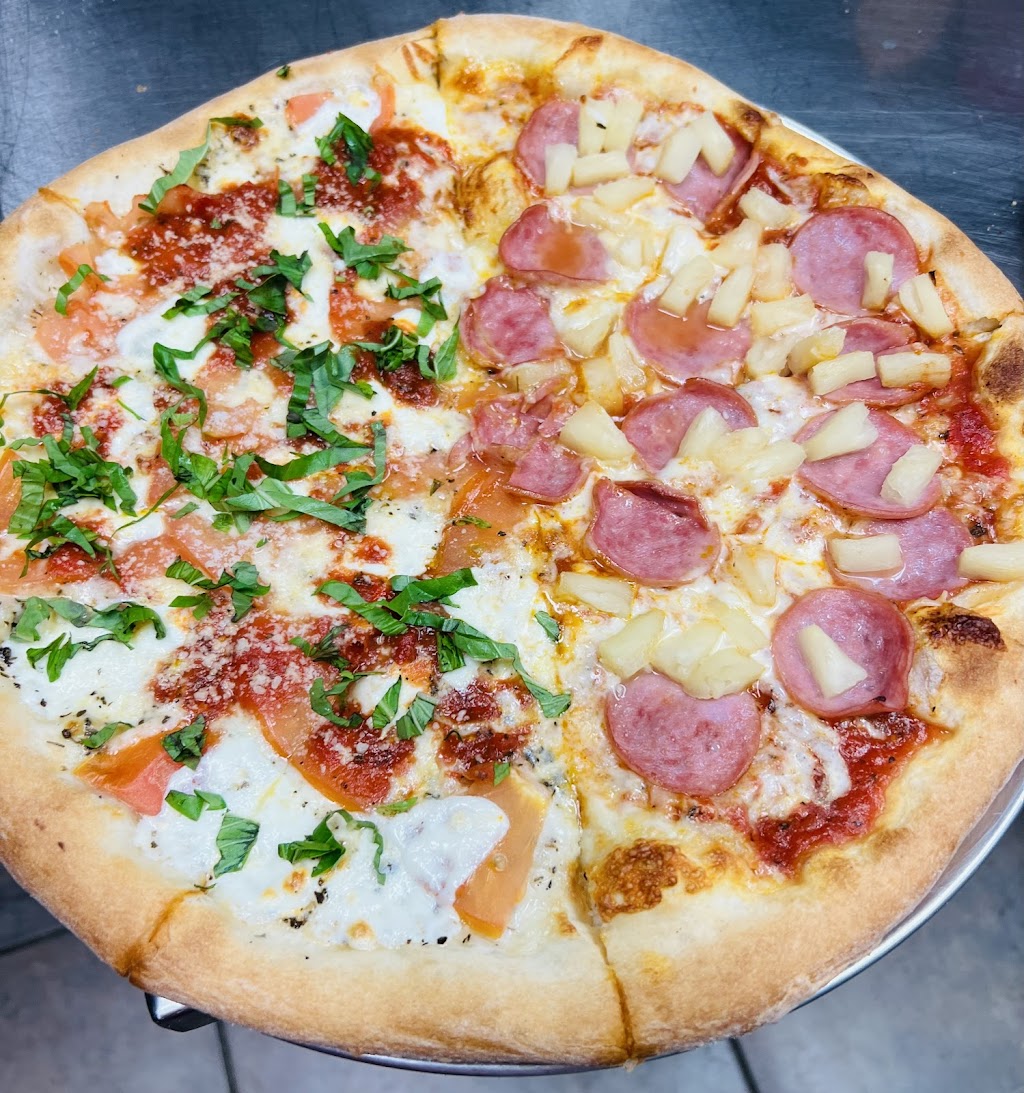 Fratelli Pizza, Coffee, & Gelato | 240 W State Hwy 29, Bertram, TX 78605, USA | Phone: (512) 355-8157