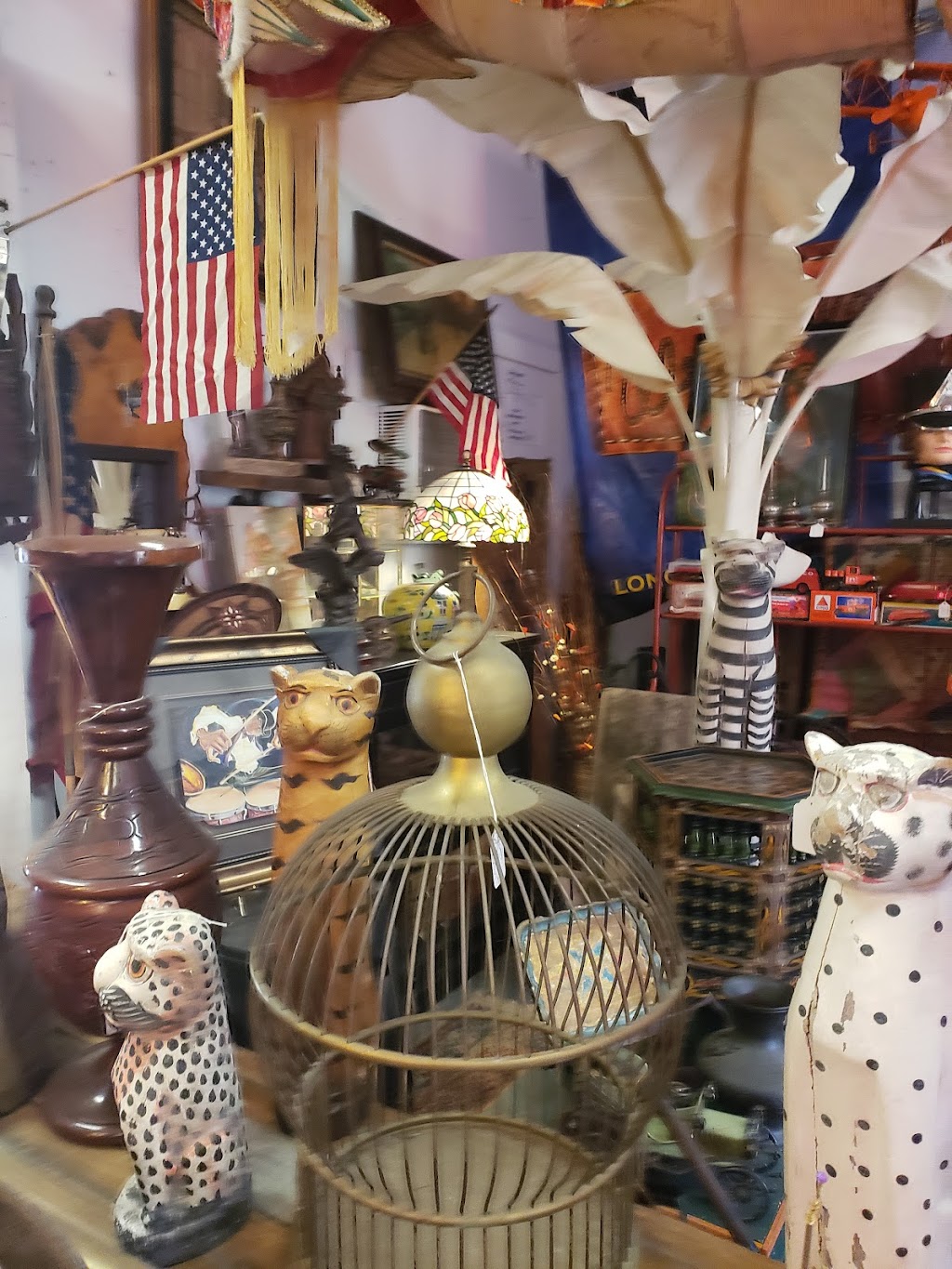 Dawsons Vintage and More | 1342 Central Ave, Sarasota, FL 34236, USA | Phone: (941) 306-6601