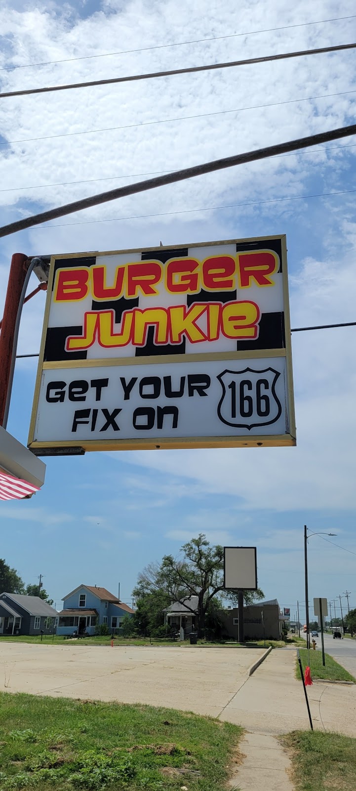 Burger Junkie | 611 W Madison Ave #3047, Arkansas City, KS 67005, USA | Phone: (620) 442-6666