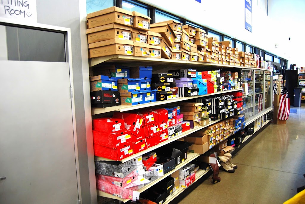 Big Box Outlet Store | 4400 E Commerce Way #300, Sacramento, CA 95834, USA | Phone: (916) 640-0404