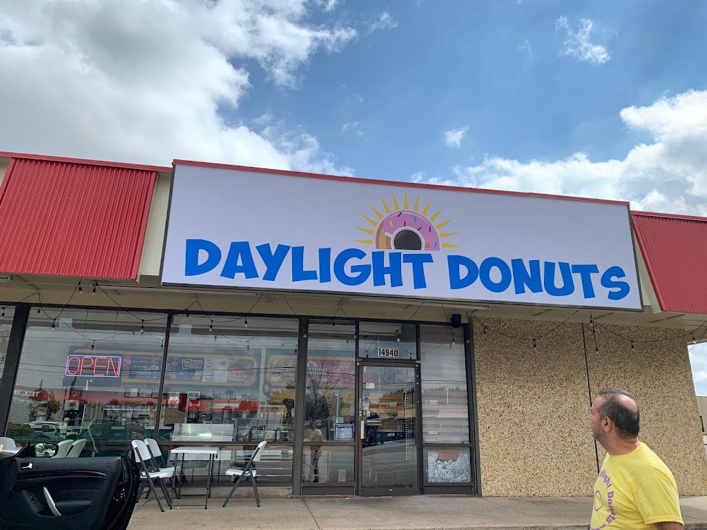 Daylight Donuts | 14940 Webb Chapel Rd, Farmers Branch, TX 75234, USA | Phone: (469) 892-2107