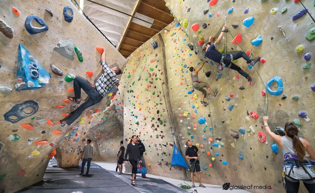 Hangar 18 Indoor Climbing Gym - South Bay | 4926 Rosecrans Ave, Hawthorne, CA 90250, USA | Phone: (310) 973-3388