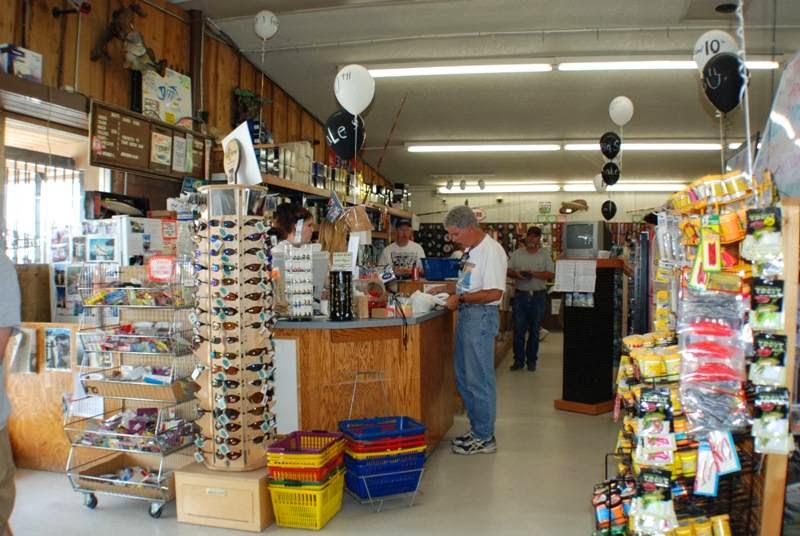 Fishermans Warehouse | 2201 E Yosemite Ave, Manteca, CA 95336, USA | Phone: (209) 239-2248