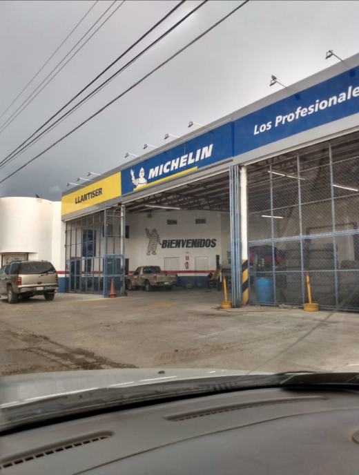 LLANTISER de Nuevo Laredo SA de CV | C. Oaxaca 4136, Anáhuac, 88290 Nuevo Laredo, Tamps., Mexico | Phone: 867 719 9133