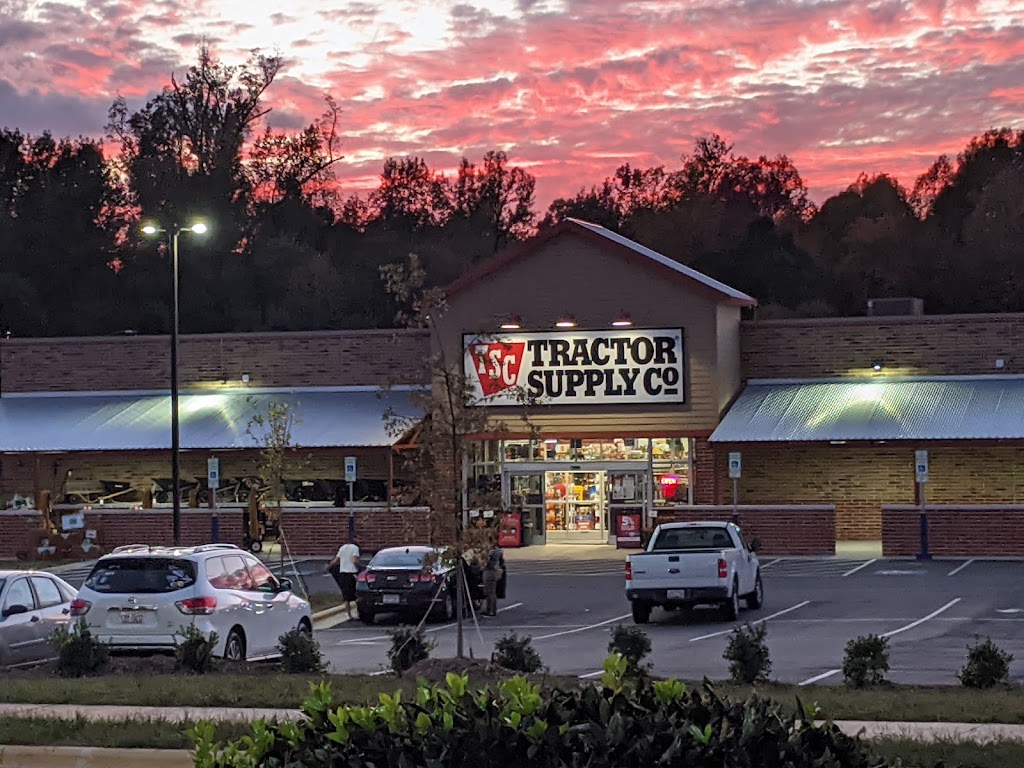 Tractor Supply Co. | 1374 Glenn Center Dr, Kernersville, NC 27284 | Phone: (336) 993-0114